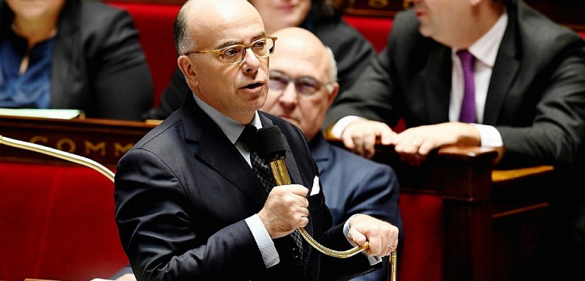 Sénat: Cazeneuve défend le bilan de Hollande