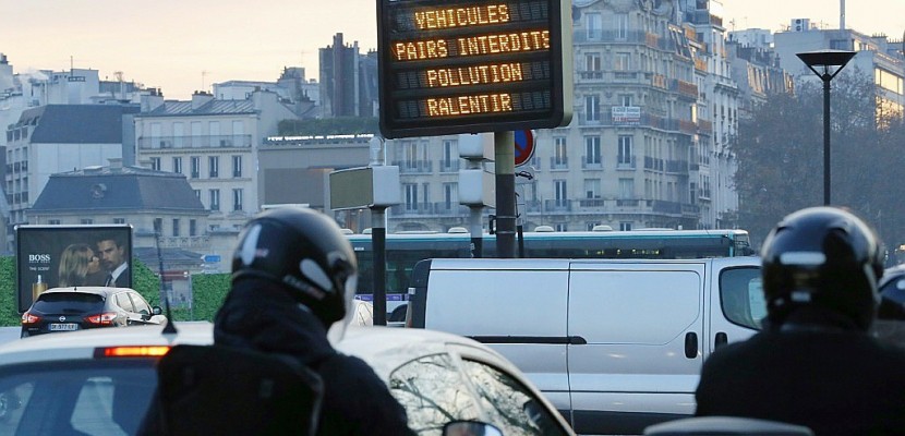 Pollution: circulation alternée reconduite à Paris et banlieue