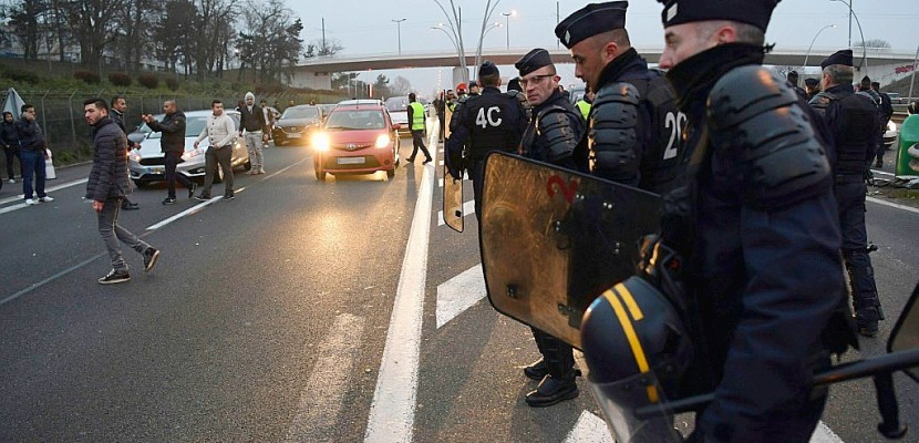 VTC: quelques chauffeurs en colère rassemblés à Roissy