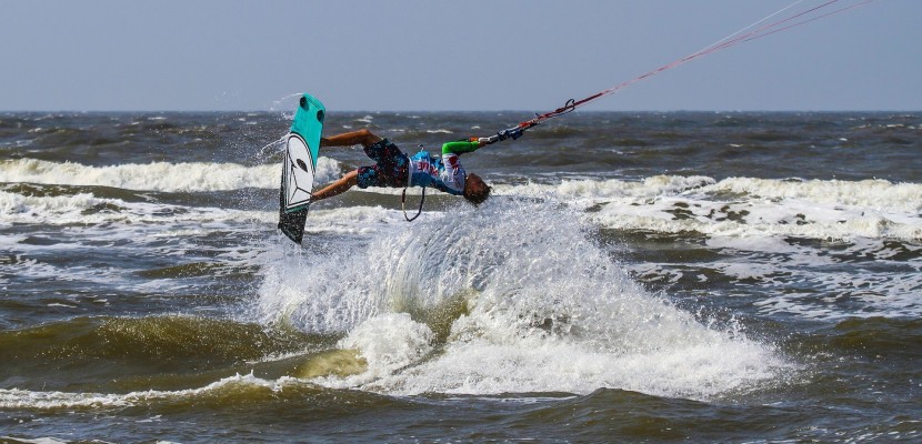 Saint-Vaast-la-Hougue. Manche : un kite-surfer secouru par les sauveteurs en mer
