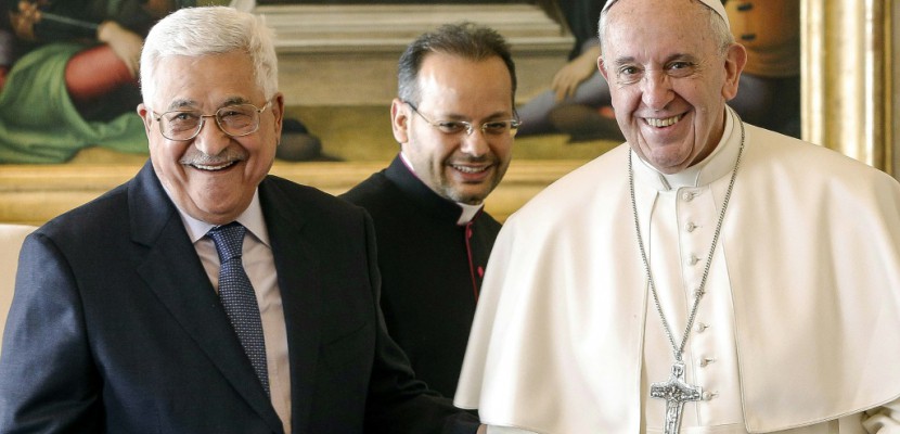 Le pape reçoit Abbas qui inaugure l'ambassade palestinienne au Vatican