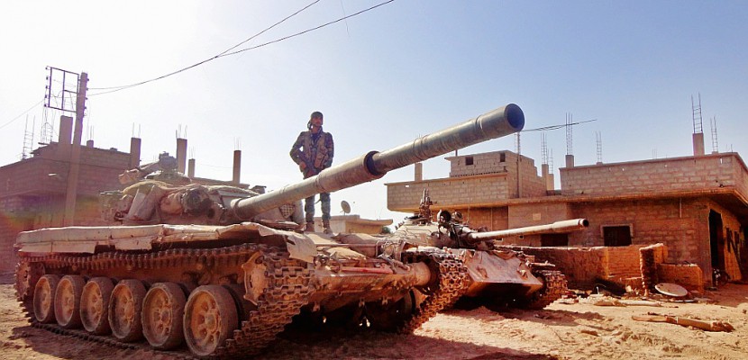 Syrie: l'EI gagne du terrain face au régime à Deir Ezzor