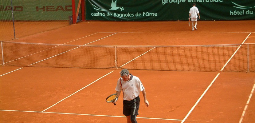 Bagnoles de l'Orne Normandie. Tennis: Maxime Hamou remporte de tournoi Future de Bagnoles de l'Orne