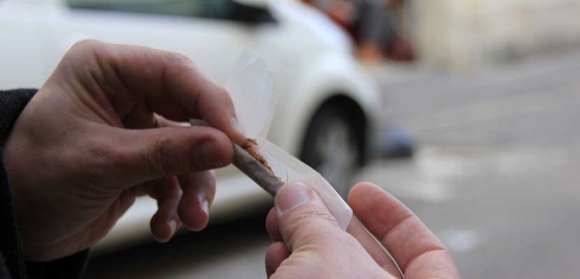 Cherbourg. Cherbourg : il propose du cannabis... à des policiers