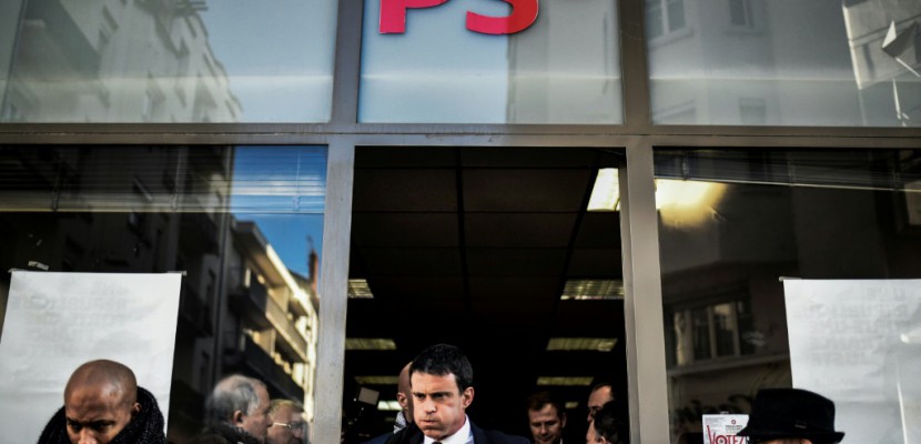 Un jeune homme tente de gifler Manuel Valls à Lamballe