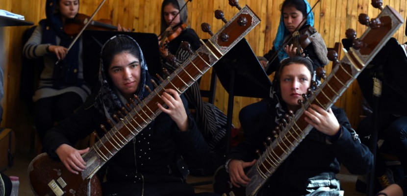 "Zhora", premier orchestre 100% féminin d'Afghanistan, à Davos