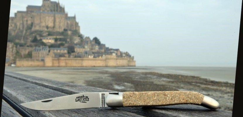 Le Mont-Saint-Michel. Innovation: Un couteau Laguiole à base de sable du Mont-Saint-Michel