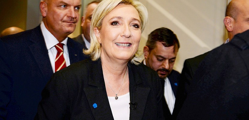 Le Pen promet un référendum sur la "priorité nationale"