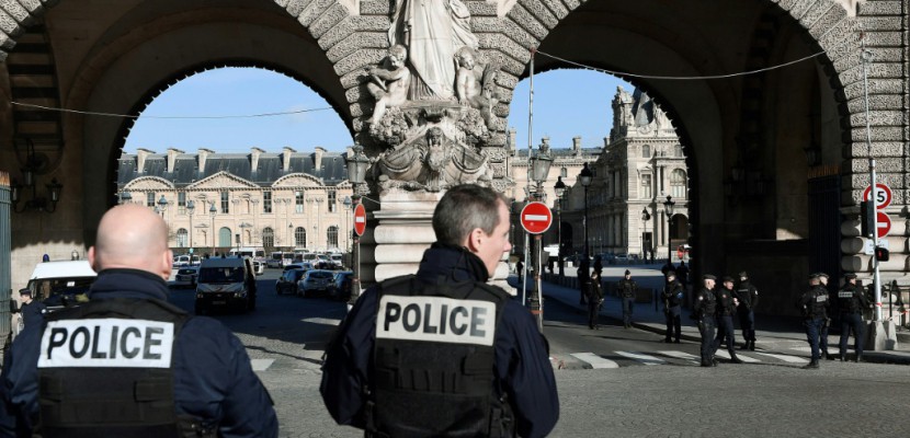 Attaque au Louvre: le pronostic vital du suspect "plus engagé"