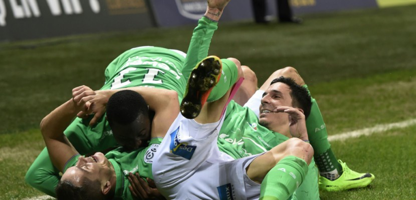 Ligue 1: Saint-Etienne grand vainqueur du derby, bagarre pour le maintien