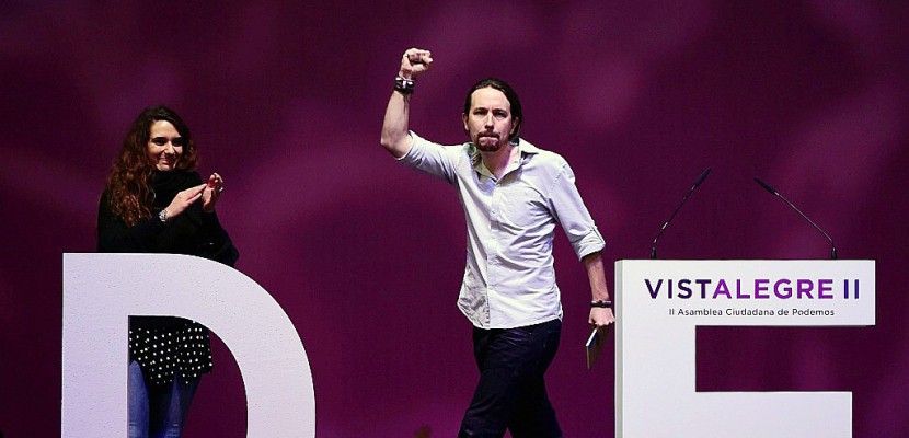 Espagne: Iglesias reconduit à la tête du parti Podemos