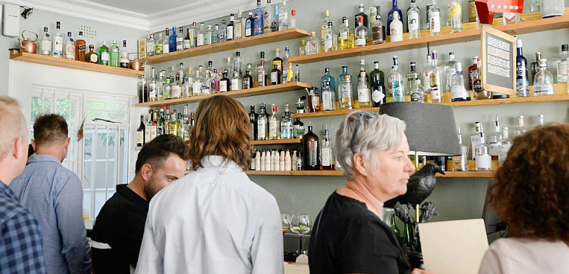 Dans les bars du Cap, le gin made in South Africa fait fureur