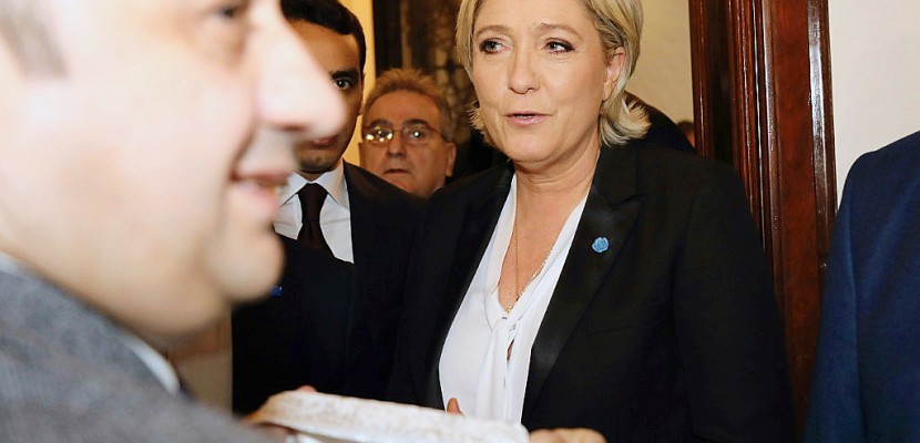 Le Pen refuse de porter le voile pour rencontrer le grand mufti à Beyrouth