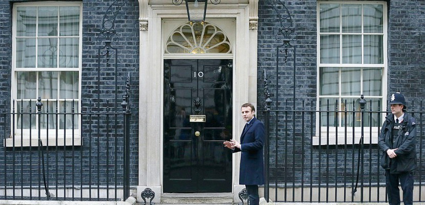 Emmanuel Macron rencontre Theresa May à Londres