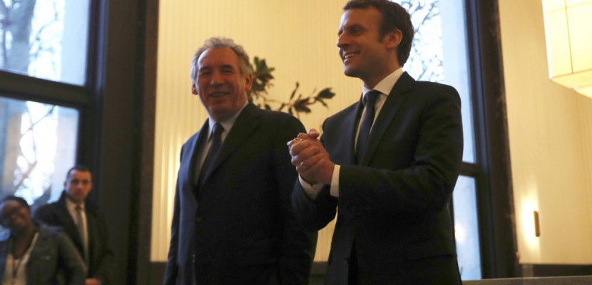 Présidentielle: Bayrou va "tout faire pour aider" Macron