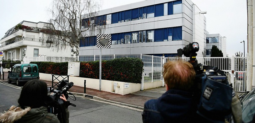 Financement des campagnes du FN: un proche de Marine Le Pen mis en examen