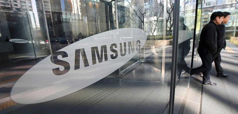 Samsung: démission de trois cadres après leur inculpation (groupe)