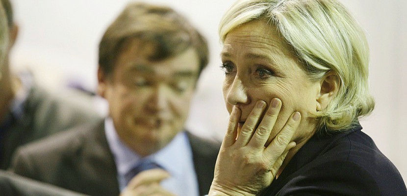 Photos EI sur Twitter: le parlement de l'UE lève l'immunité de M. Le Pen