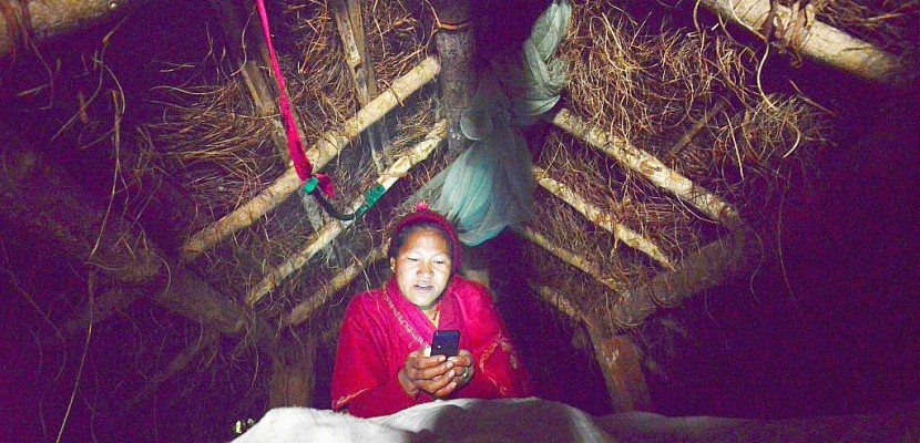 Au Népal, des femmes forcées à un exil menstruel
