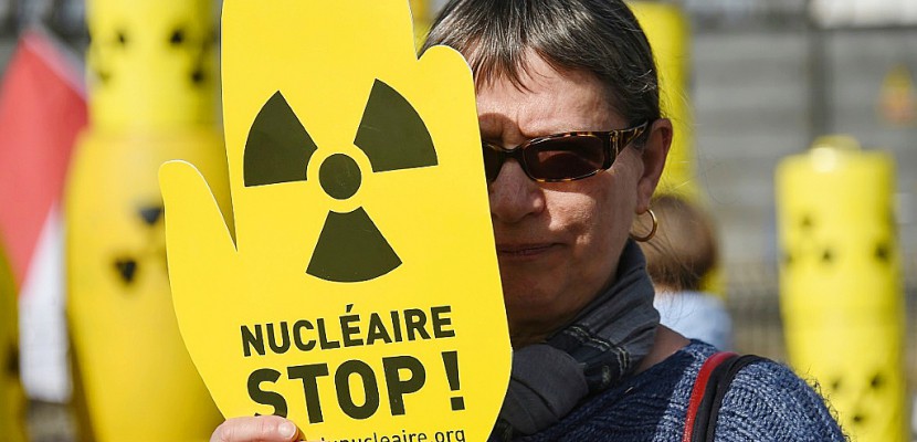 Des centaines de militants anti-nucléaires manifestent à Fessenheim