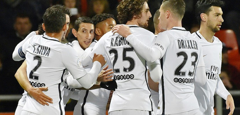 Ligue 1: le Paris SG mène à la pause 1 à 0 contre Lorient