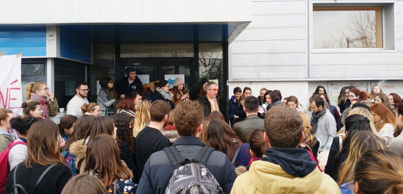 Rouen. Contre la réforme de l'accès au master, les étudiants de psycho à Rouen bloquent leur bâtiment