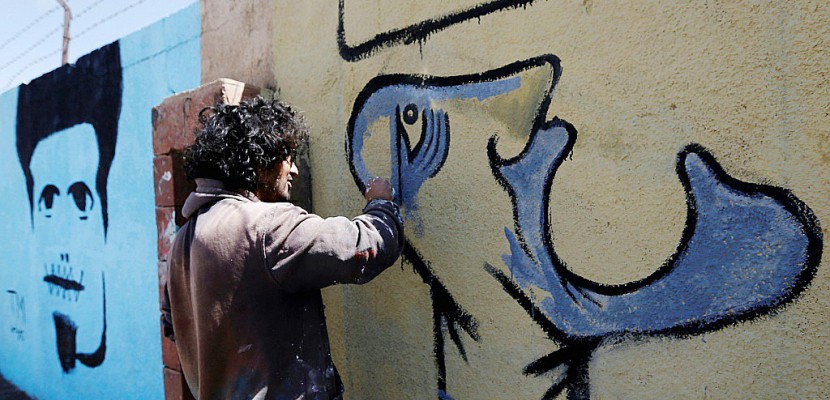 Au Yémen, des artistes disent non à la guerre sur les murs de Sanaa