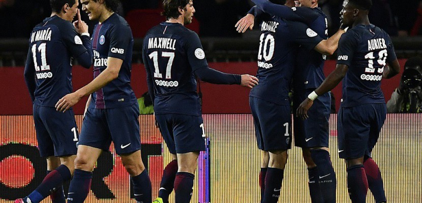 Ligue 1: pas guéri, Paris suit le rythme monégasque