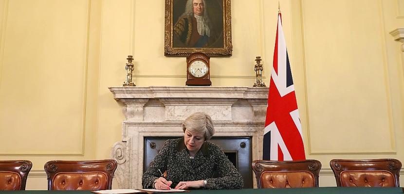 Theresa May a signé la lettre qui va déclencher le Brexit