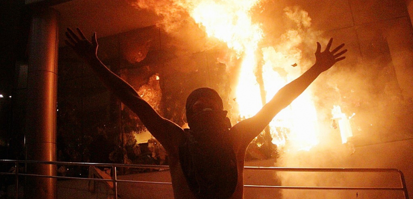 Hors Normandie. Paraguay: des opposants saccagent et incendient le parlement