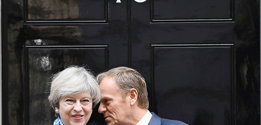 May reçoit Tusk une semaine après le lancement du Brexit