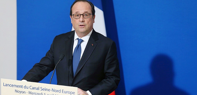 Syrie: pour Hollande, la "réponse" américaine doit être "poursuivie" dans "le cadre des Nations Unies"