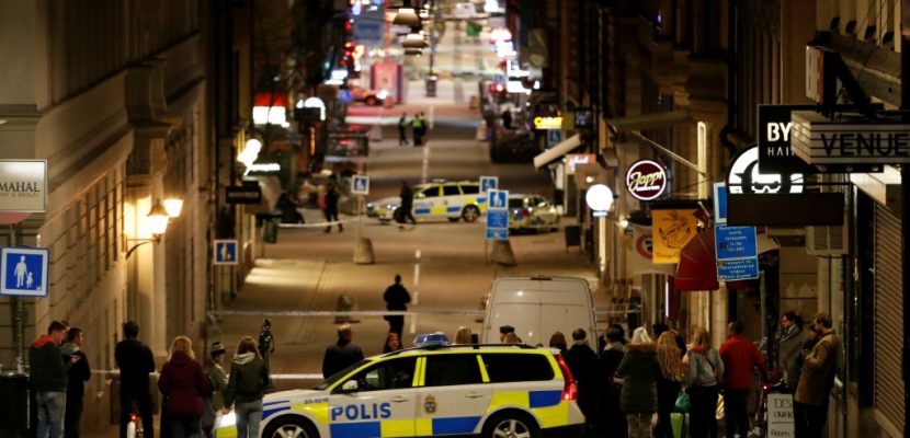 Attentat à Stockholm: le chauffeur du camion bélier toujours recherché