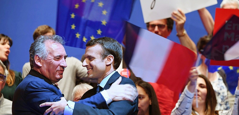 A Pau, Bayrou rend un hommage à "l'audace" et la "volonté" de Macron