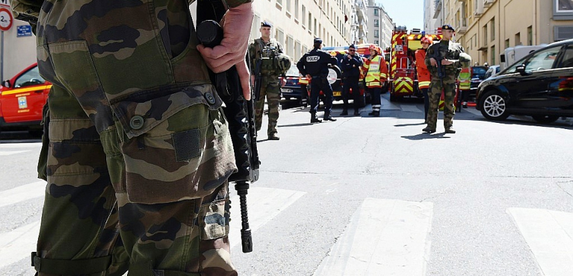 Attentat déjoué: l'entourage de Fillon prévenu de "risques avérés" sur le candidat