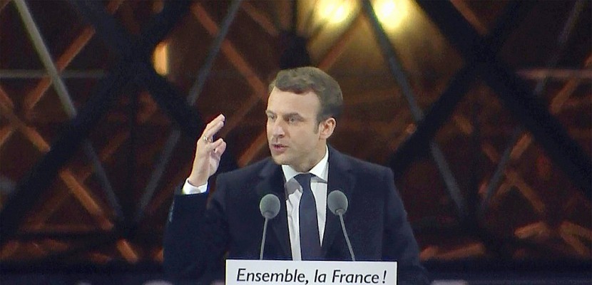 Macron: "nous ne cèderons rien à la peur", "à la division"