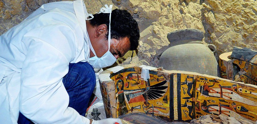Egypte: découverte de 17 momies dans des catacombes du centre du pays