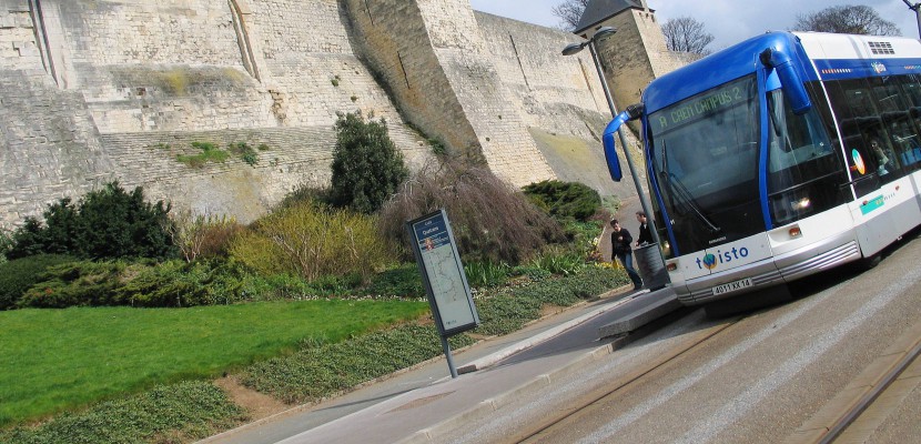 Caen. Calvados : sans titre de transport dans le tram, il casse le doigt d'un contrôleur