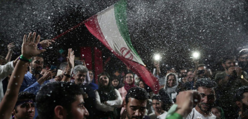 Nuit de fête à Téhéran pour célébrer la victoire de Rohani
