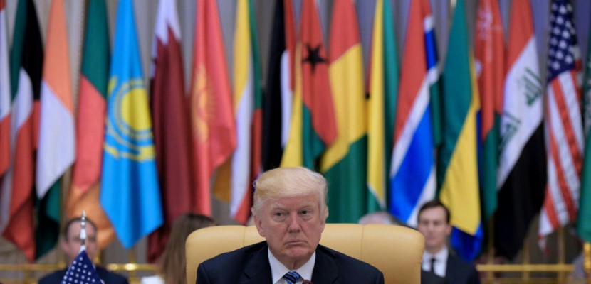 A Ryad, Trump appelle à "isoler" l'Iran