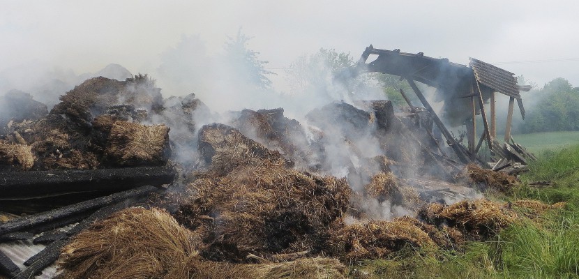Rucqueville. Incendie dans le Bessin : 150 tonnes de lin détruits