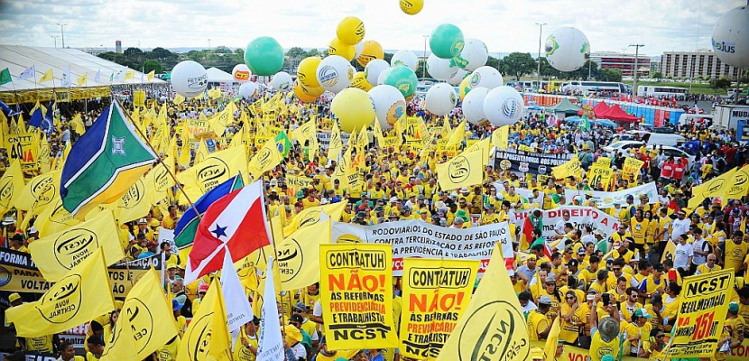 Des milliers de Brésiliens dans la rue pour exiger le départ de Temer