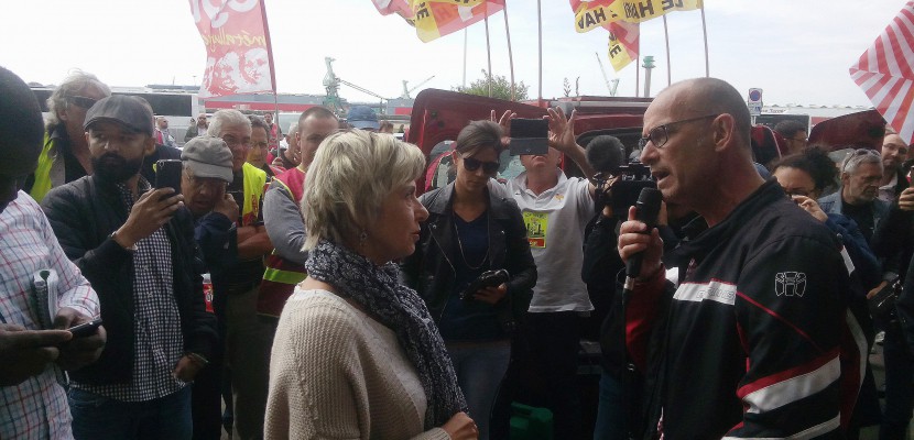 Le-Havre. Loi Travail : manifestation devant la permanence d'En Marche au Havre [vidéo]