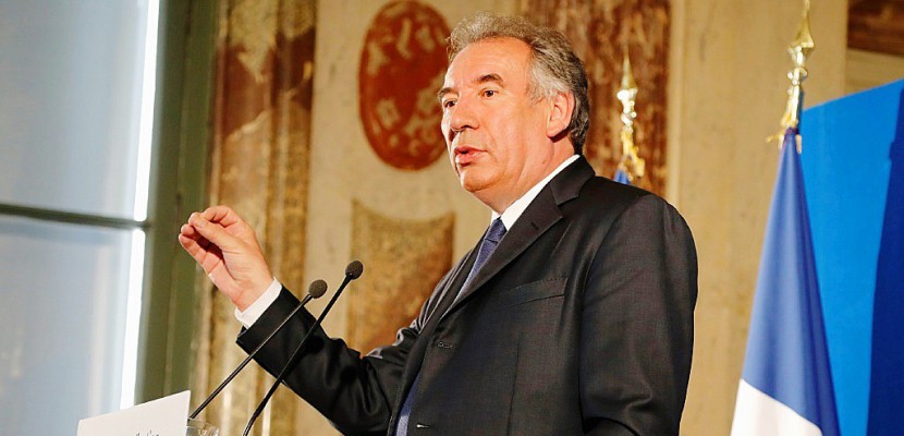 MoDem: Philippe "ne croit pas" que la position de Bayrou "soit fragilisée"