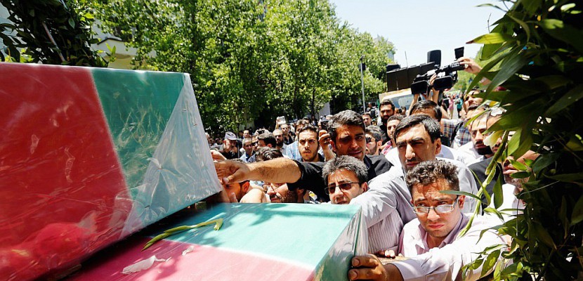 Foule immense aux funérailles des victimes des attentats en Iran