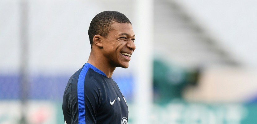 Amical France-Angleterre: Mbappé titulaire contre l'Angleterre