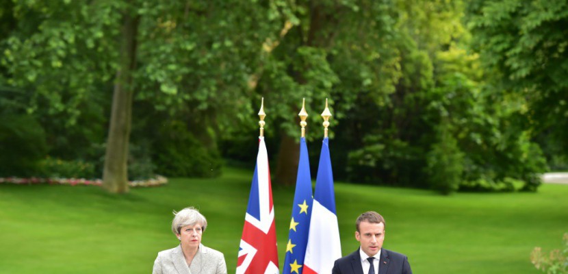 Macron annonce un "plan d'action" antiterroriste "très concret" avec Londres