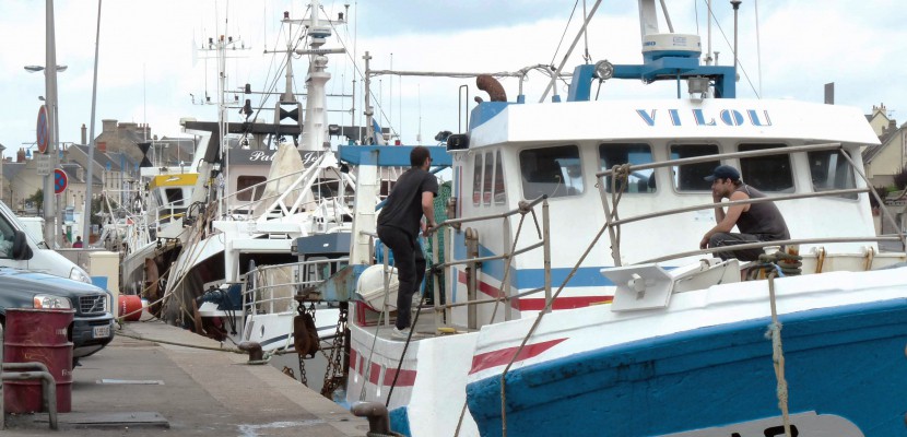 Port-en-Bessin. Normandie : un marin-pêcheur meurt coincé entre deux chalutiers