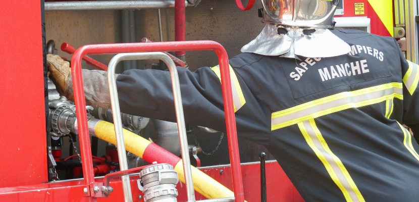 Saint-Sauveur-le-Vicomte. Risque chimique : périmètre de sécurité dans la Manche après un incendie dans un entrepôt