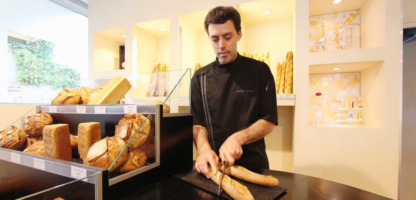 Caen. Insolite à Caen : un boulanger fait son pain à base de lin